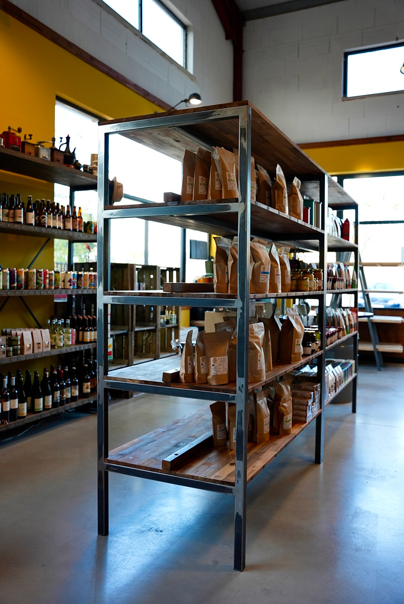 Mobilier personnalisé étagère bois metal Acier Français