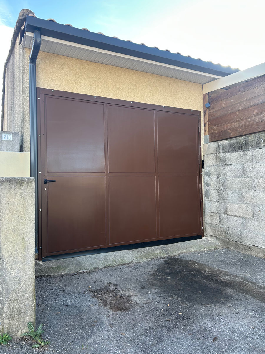 Portail Acier français fenêtré
